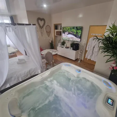 ラブホテル Balinaise By Les De Venus